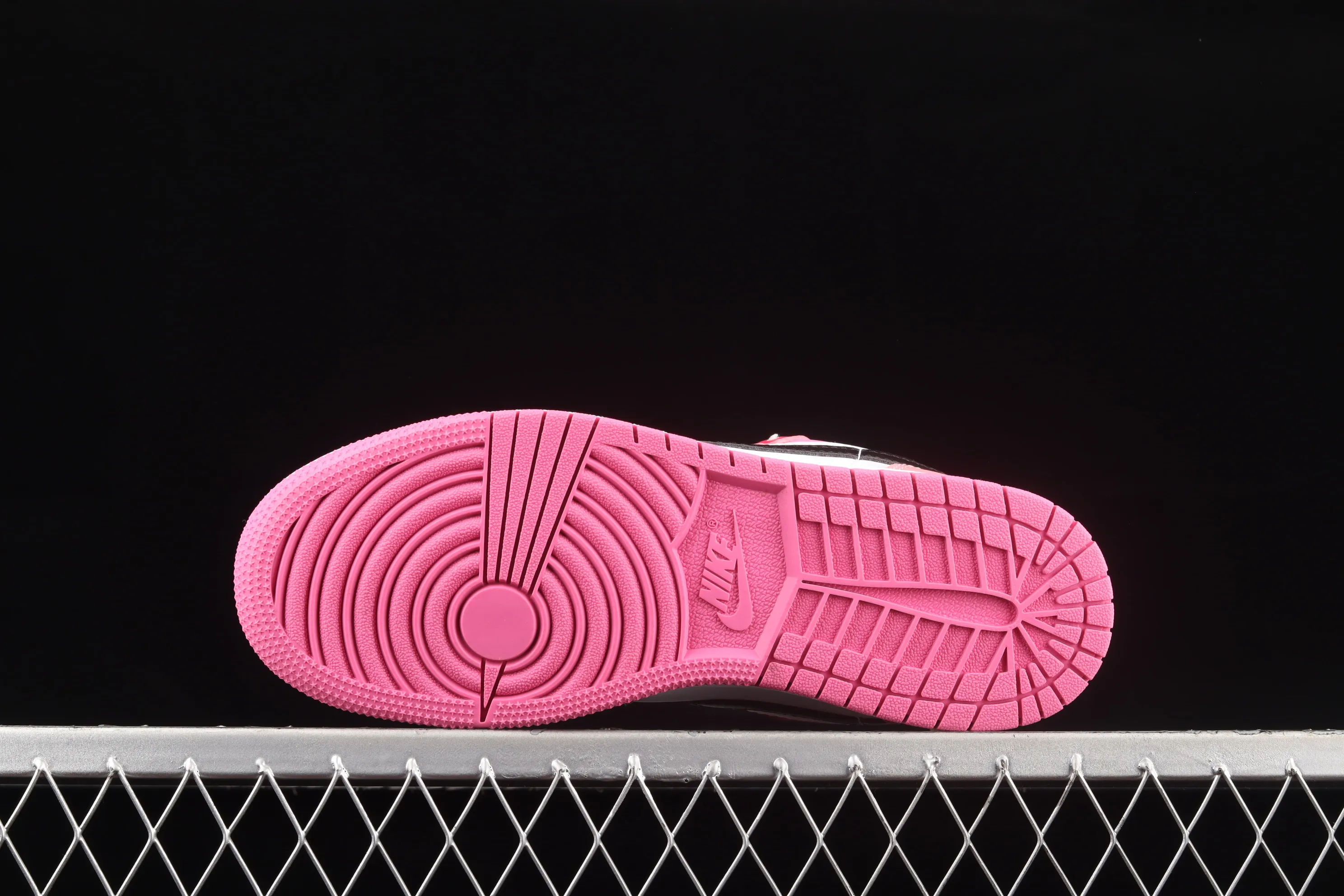 All categories Air Jordan Jordan series basketball shoes Air Jordan 1 Low Air Jordan 1 Low AJ1 Joe 1 white and pink low-top cultural basketball shoes 553560-162